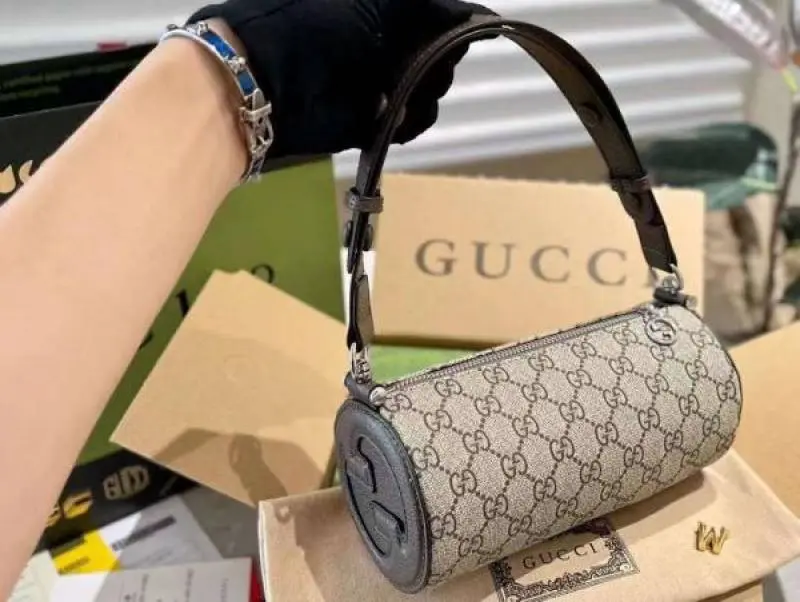 Gucci GG Supreme Round Vanity Crossbody Bag With OriginalBox DustCover - Image 3