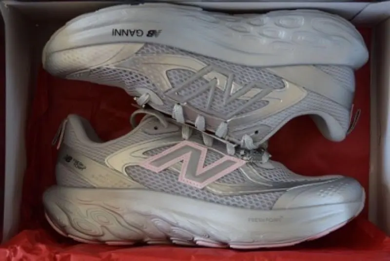GANNI x New Balence Fresh Foam Gray Quill - Image 3