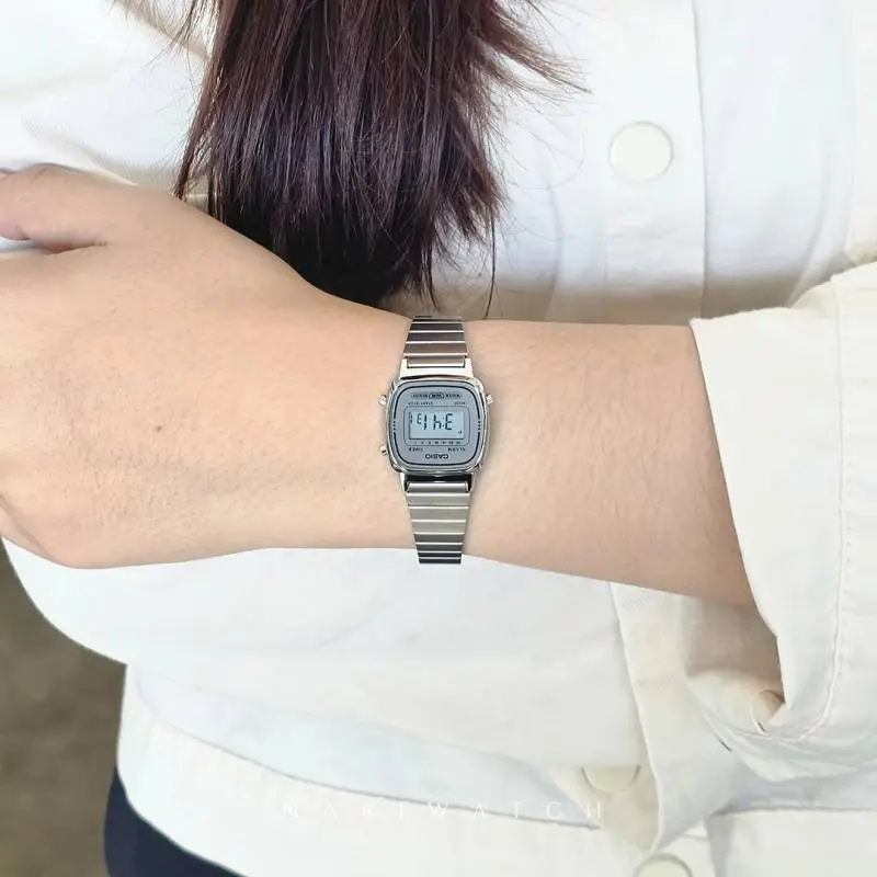 Casio Womens Vintage LA670 Silver Grey - Image 6