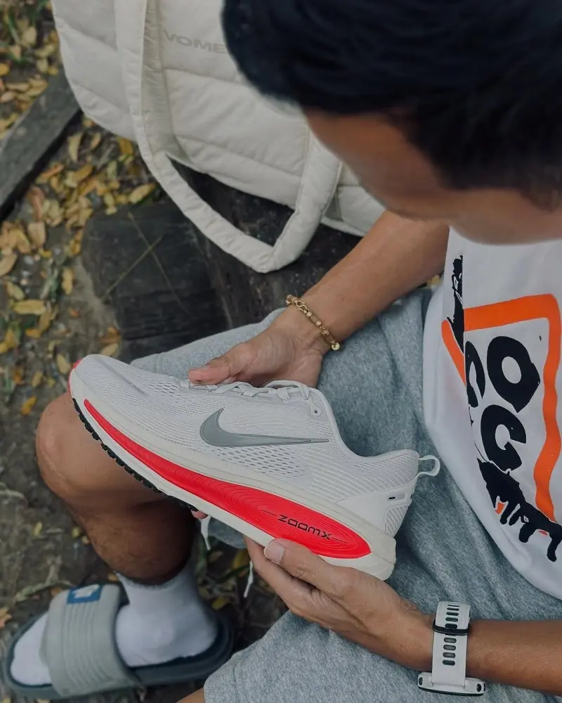 Nike Zoom Vomero 18 Siren Red - Image 2