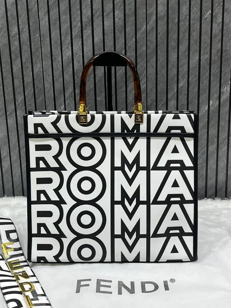 Fendi Roma Sunshine Shopper Large With DustCover - Image 10