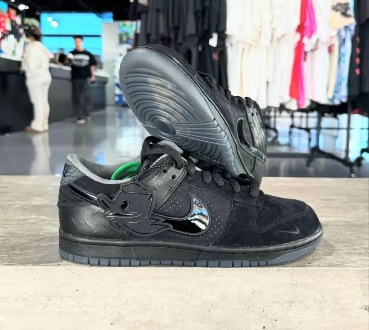 Nike SB DUNK LOW DUCK FEATHER BLACK UNIVERSITY OREGON - Image 4