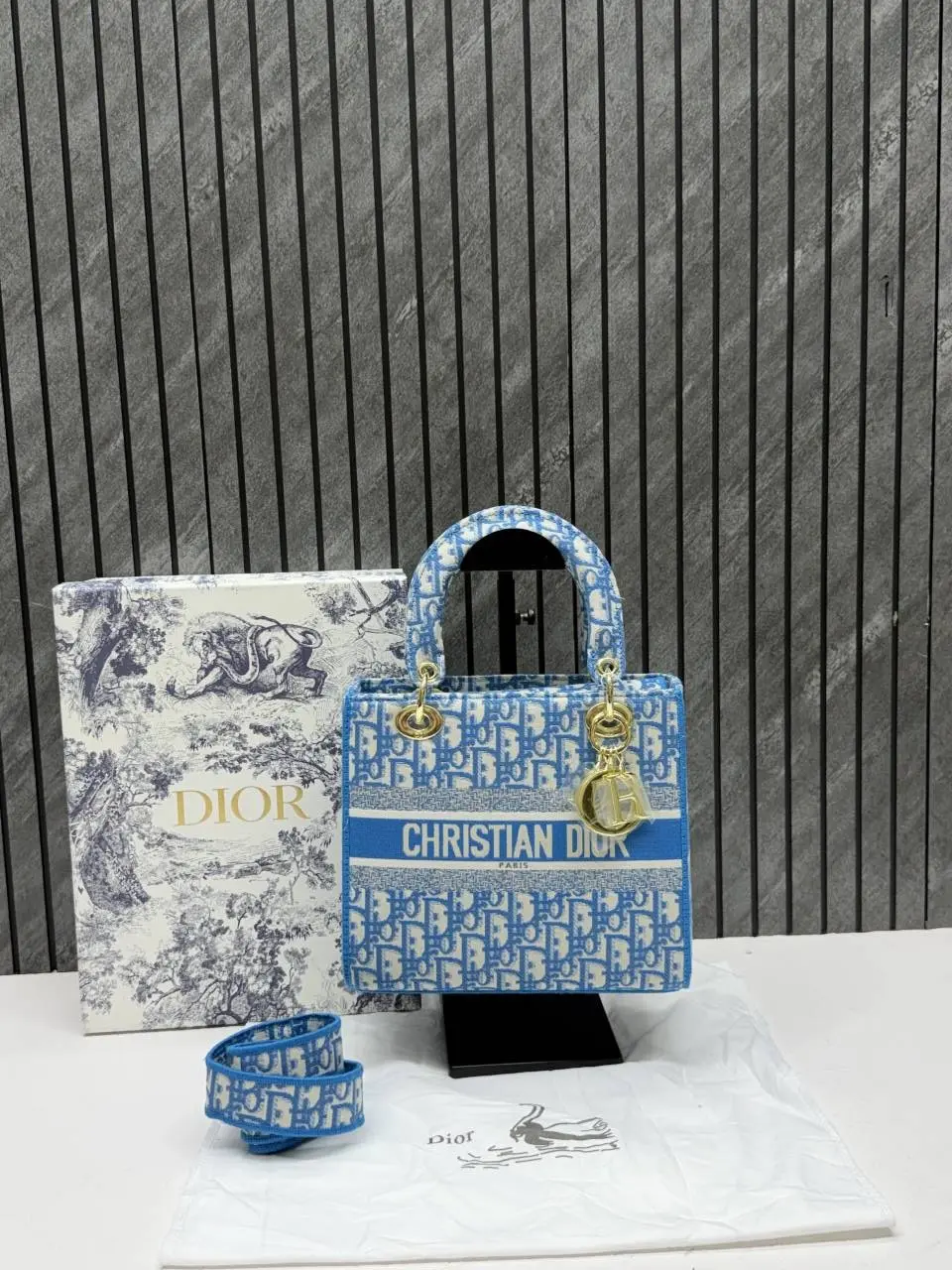 Dior Lady Dlite SkyBlue 8825 Handbag With OriginalBox & DustCover - Image 2