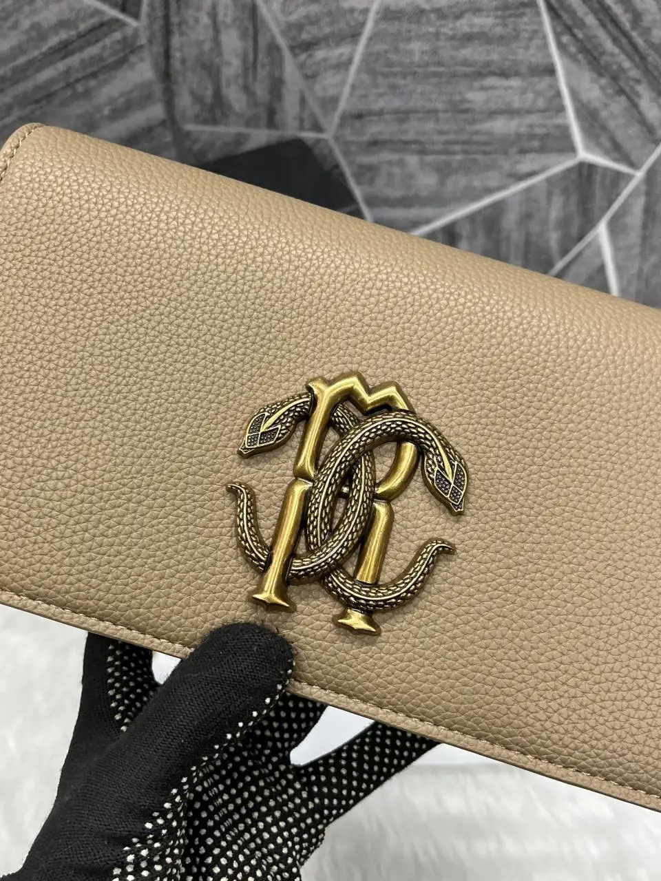 Roberto Cavalli RC Logo Beige Shoulder Sling Bag With Original Box - Image 5