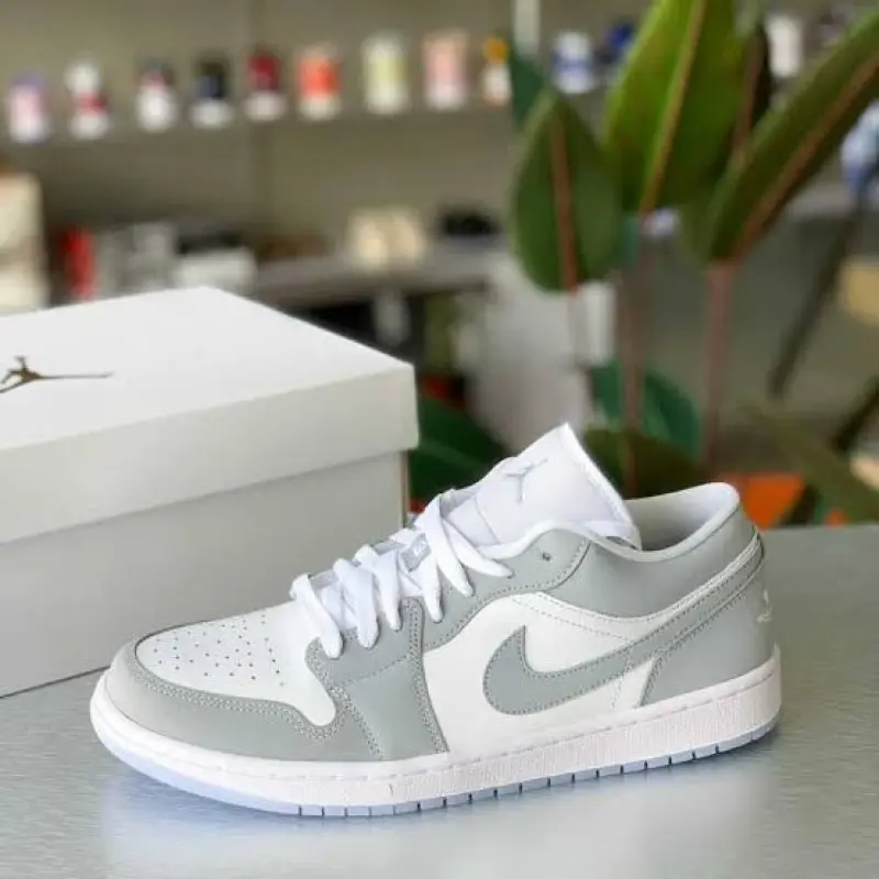Nike Air Jordan Retro 1 Low WOLF GREY - Image 2