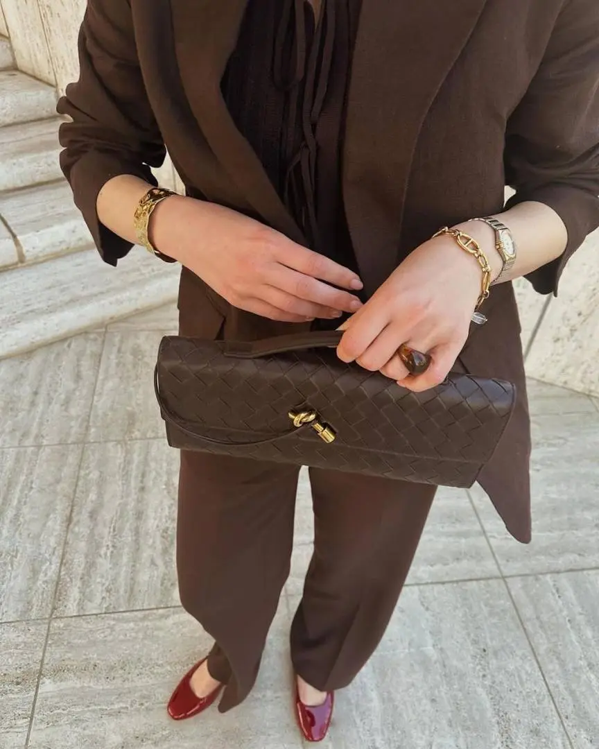 Bottega Veneta Coffee Andiamo Long Clutch Bag With Original Box Dust Cover & LongSlingBelt - Image 3