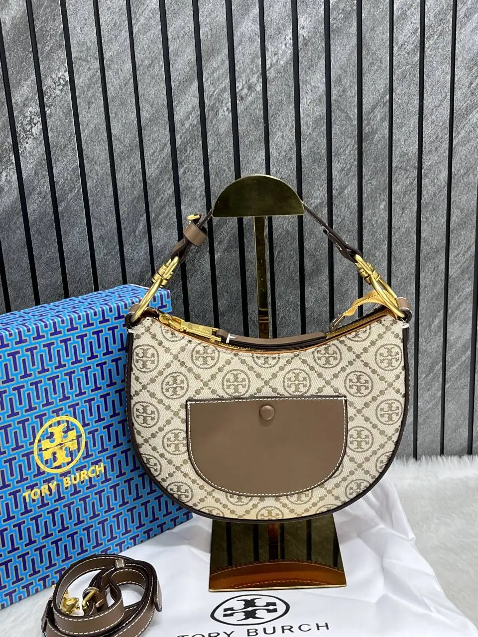 Tori Burch Jacquard Cresent Slingbag With OriginalBox - Image 2