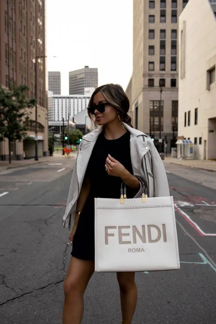 Fendi Sunshine Shopper Tote Large Size With FendyCharm LongBelt - Image 2
