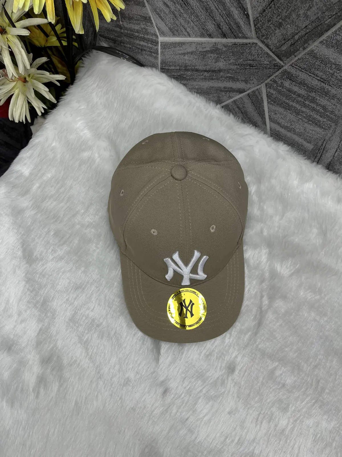 New York Yankees Apricot White Logo Premium Unisex Cap (With Safety Box) - Image 2