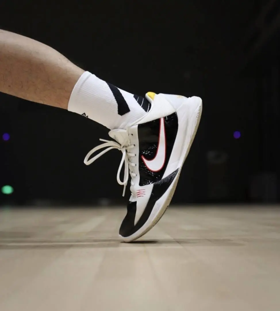 Nike KOBE 5 PROTRO BRUCE LEE - Image 2