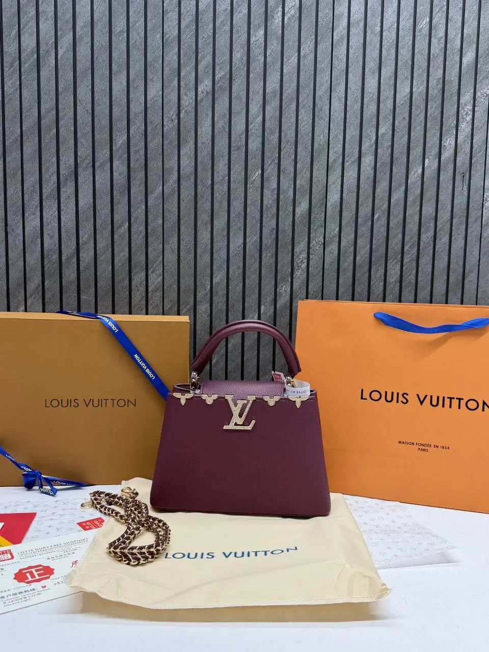 Louis Vuitton CB Wine Capucines Highend With OriginalBox & CarryBag - Image 6