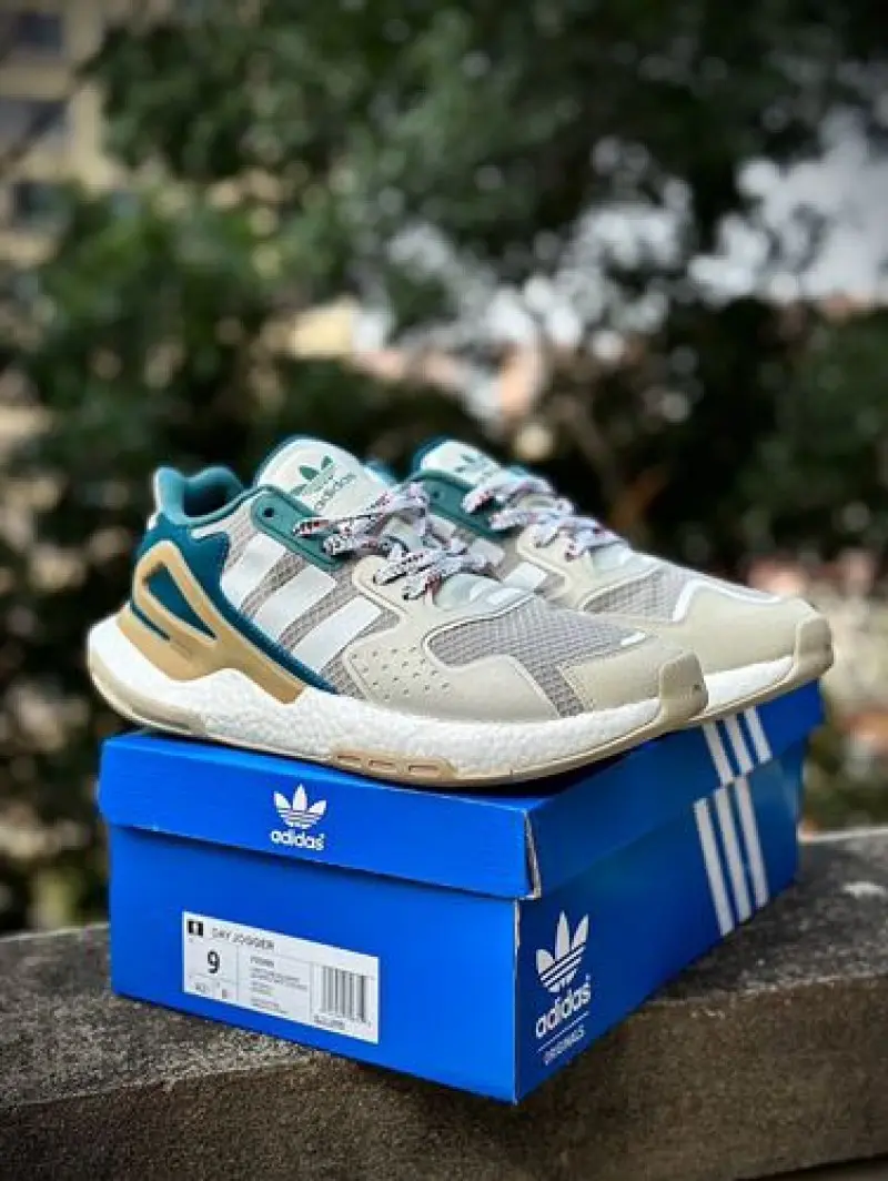 Adidas DAY JOGGER BOOST MULTI - Image 2