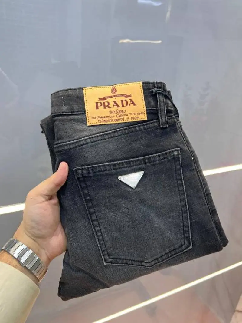 Prada Black Imported Lycra Slim Fit Ankle Lenght Denim with Metal Logo 3062 - Image 4