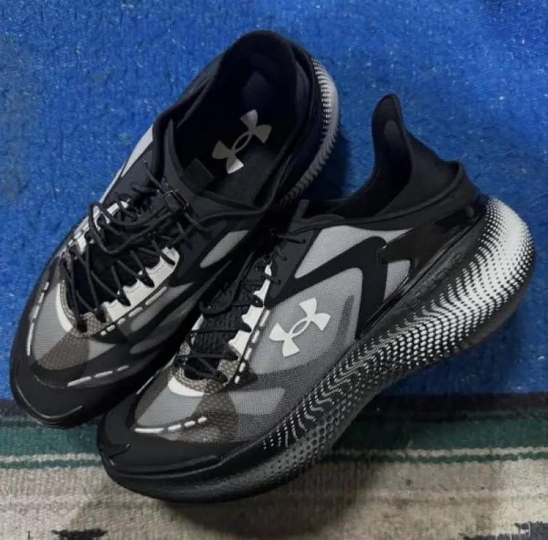Under Armouur Hovr Echo Slipspeed Black white - Image 2