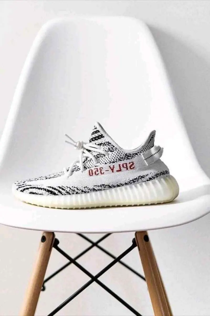Adidas YEEZY BOOST 350 V2 ZEBRA Semi UA QUALITY - Image 4