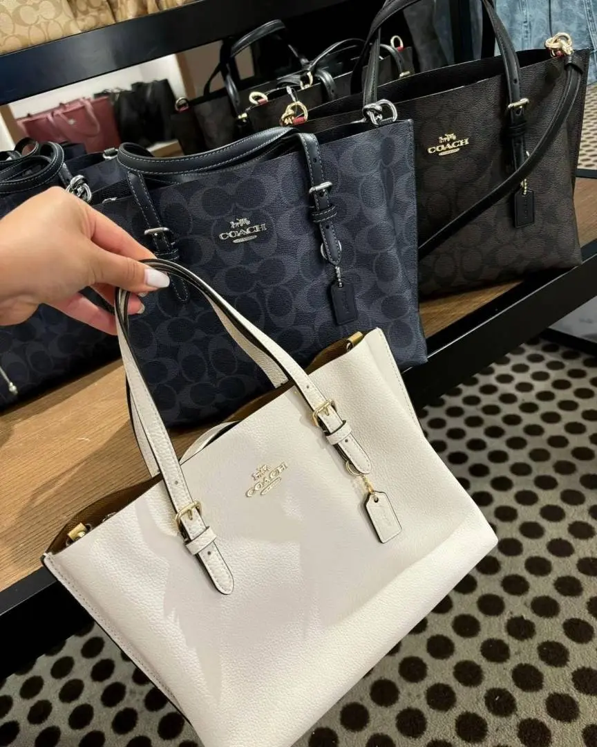 Coach Mollie 25 White Medium Tote With OriginalBox - Image 2
