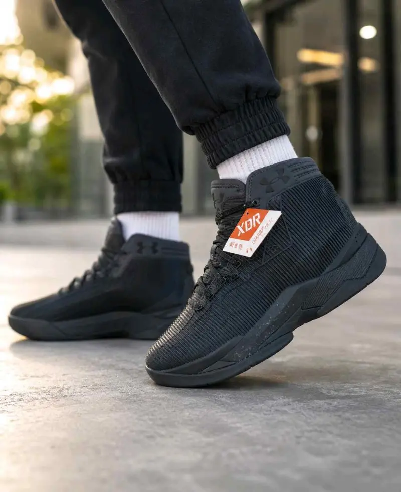 Underr Armour Curry 2.5 Triple Black 6107 - Image 3