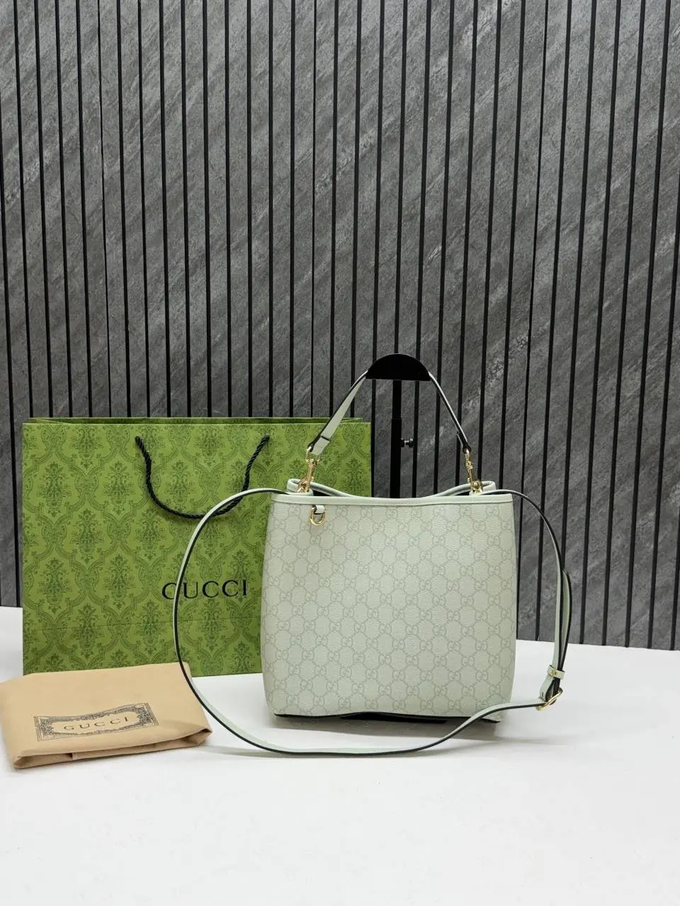 Gucci GG Emblem CB Green Medium Bucket With Original DustCover & CarryBag - Image 4