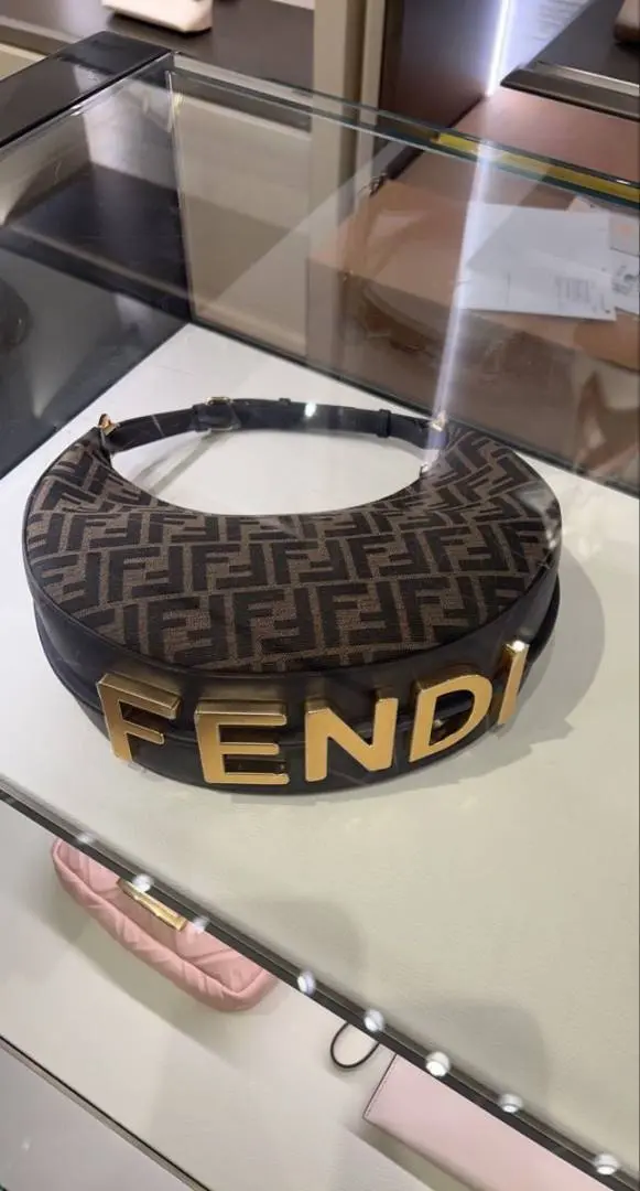 Fendygraphy Fendy Leather Bag With Original MagnetBox Premium - Image 6