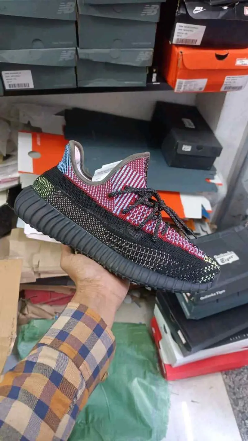Adidas YEEZY Boost 350 V2 Yecheil 886 - Image 3