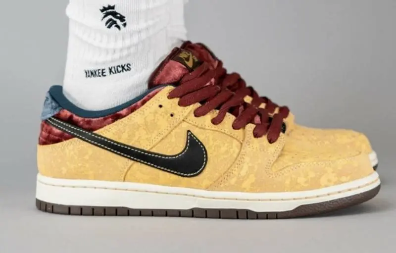 Nike SB Dunk Low Pro City Of Cinema - Image 8