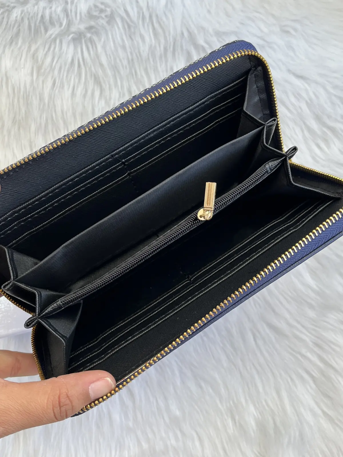 Tori Burch 69 Blue Single Zippy Wallet WithOriginalBox - Image 5