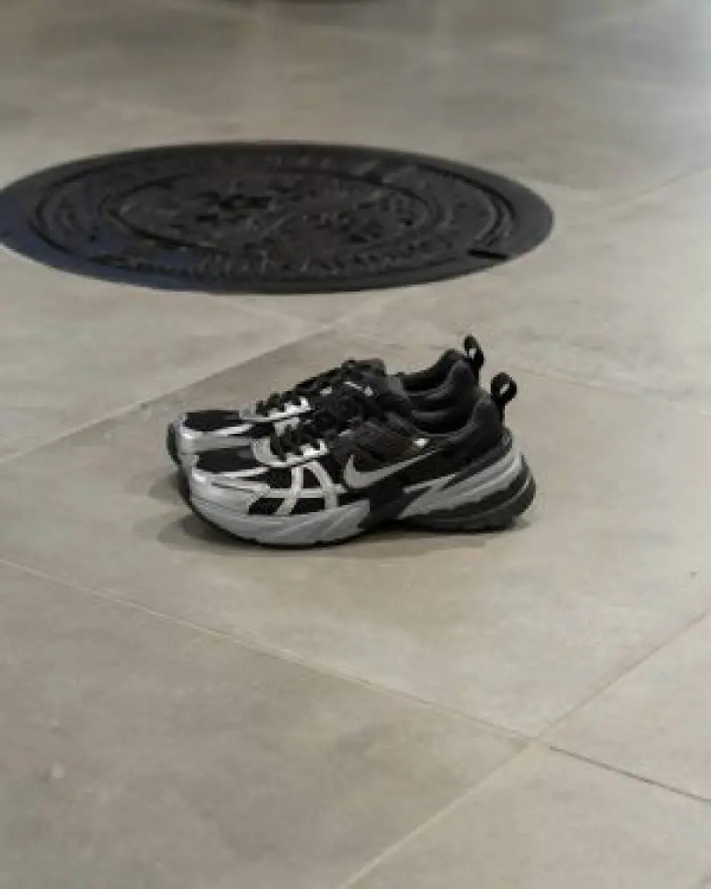 Nike v2k run dark smoke grey Sale - Image 2