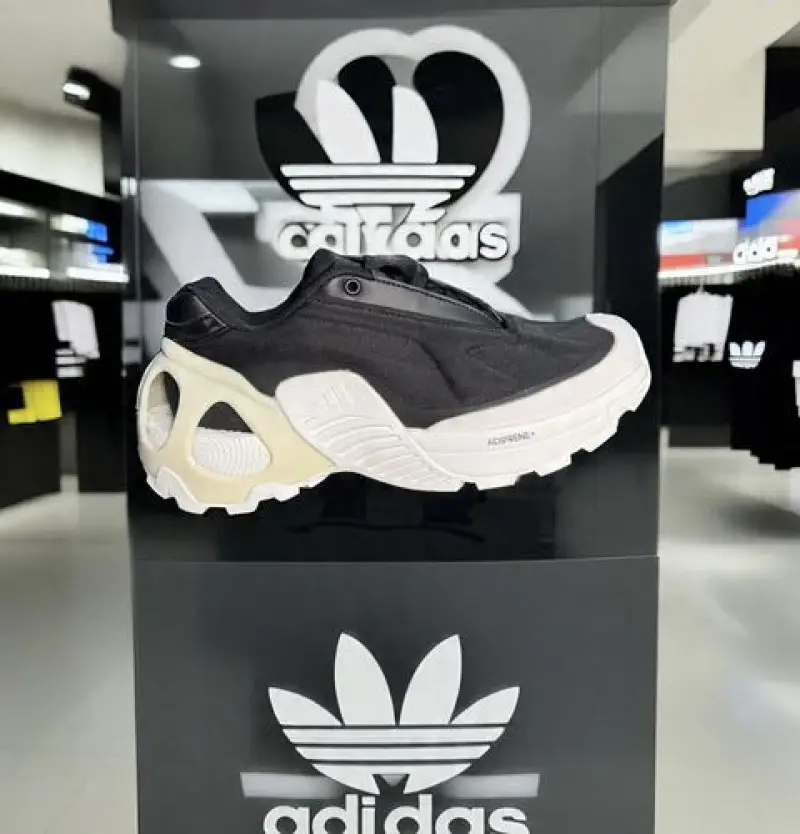 Adidas WONDER RUNNER BLACK BEIGE WHITE 2025 - Image 4