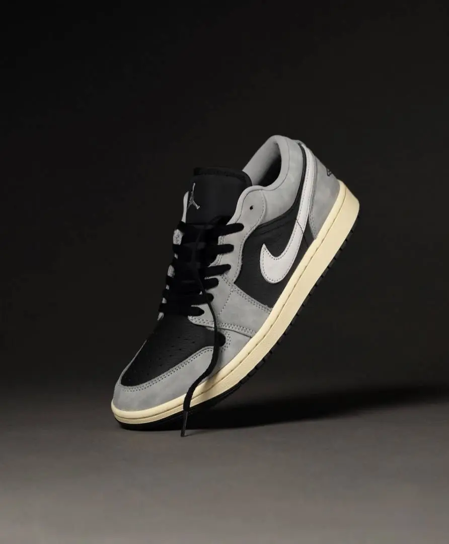 Nike AIR JORDAN 1 LOW LIGHT SMOKE GREY OFF NOIR - Image 3