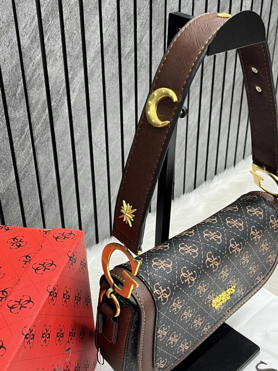 Guess G Dream Flap Shoulder Crossbody Bag With Original Box Dust Cover Premium - Image 4