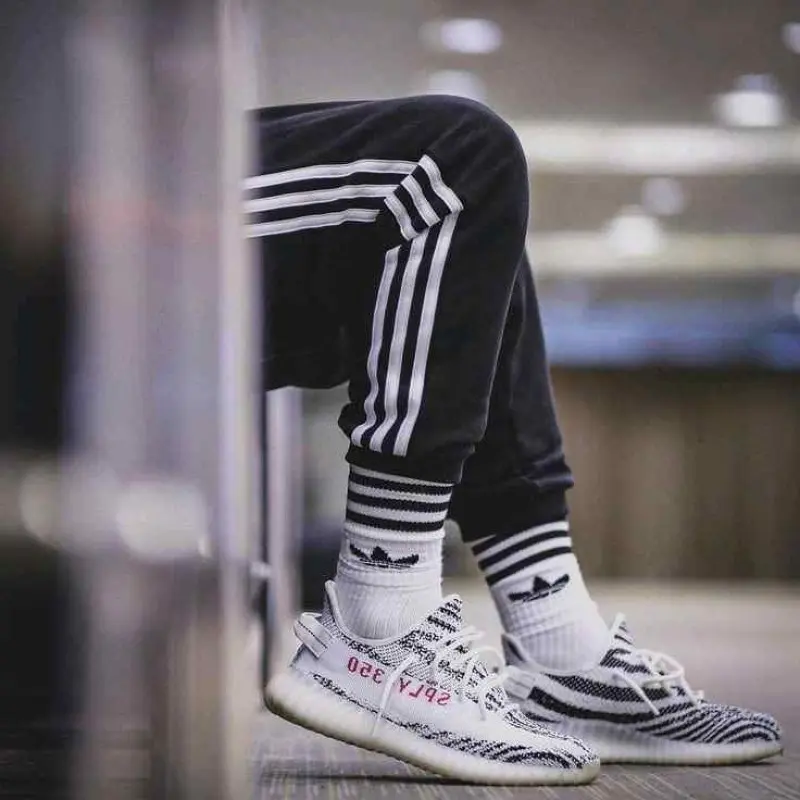 Adidas YEEZY BOOST 350 V2 ZEBRA Semi UA QUALITY