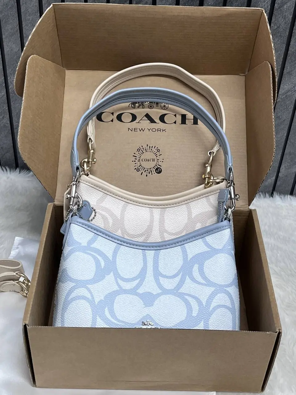 Coach Laurel Mini Tote Premium Highend With Original Box & DustCover - Image 7