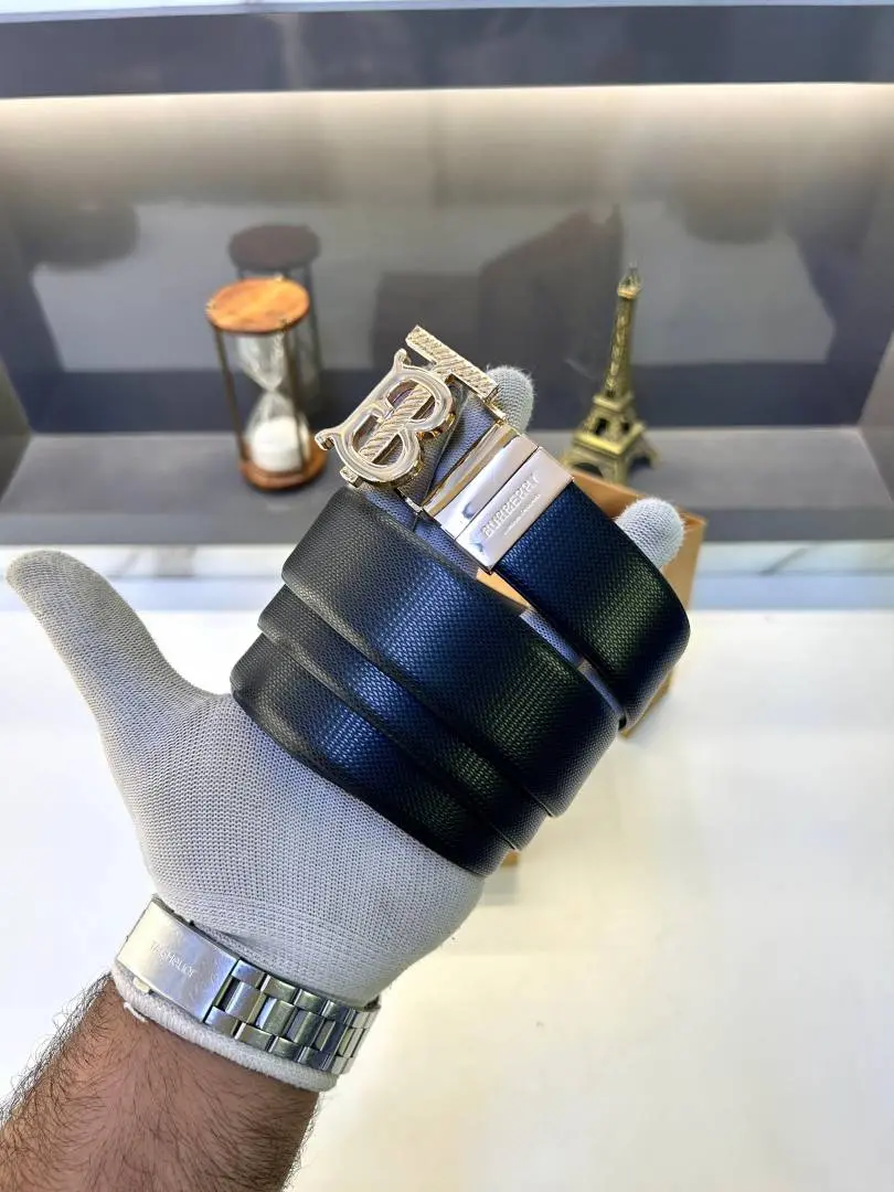 Burberry Golden Glossy Reversible Belt Fa 657