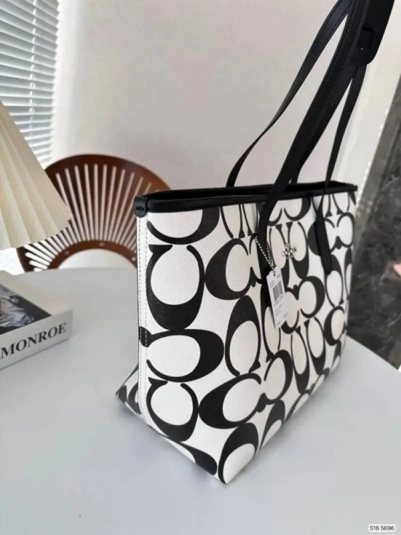 Signature City Limited Edition Premium Tote Bag With OG Magnetic Box & Dust Bag (Black White-874) - Image 3