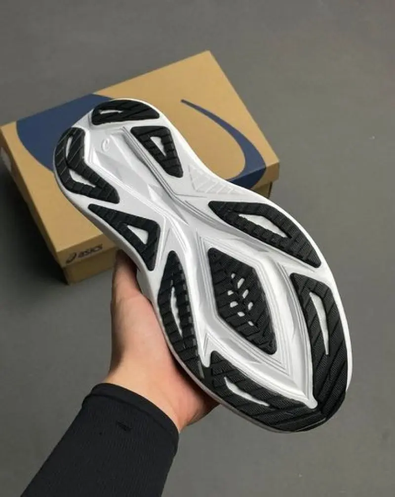Asics Superblast 2 Black - Image 2