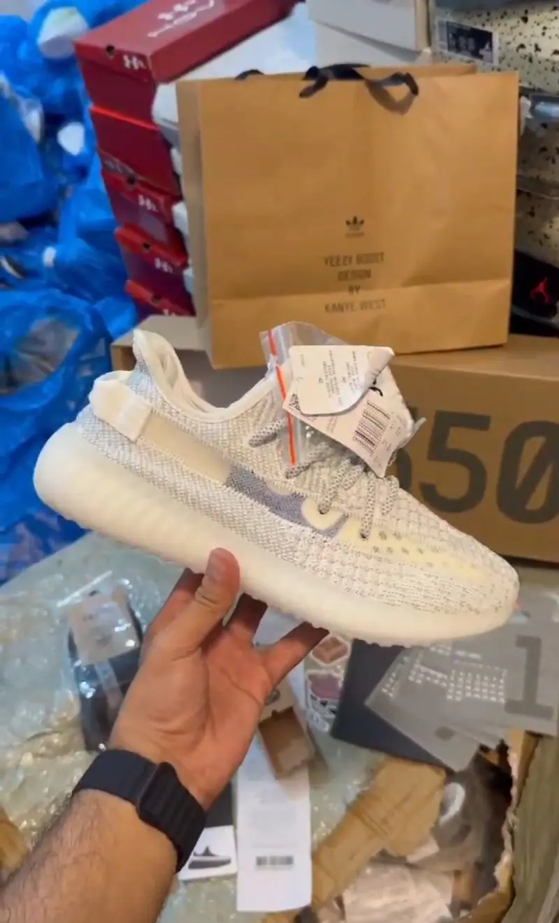 Adidas yeezy boost 350 v2 static SEMI UA With All Accesories - Image 7