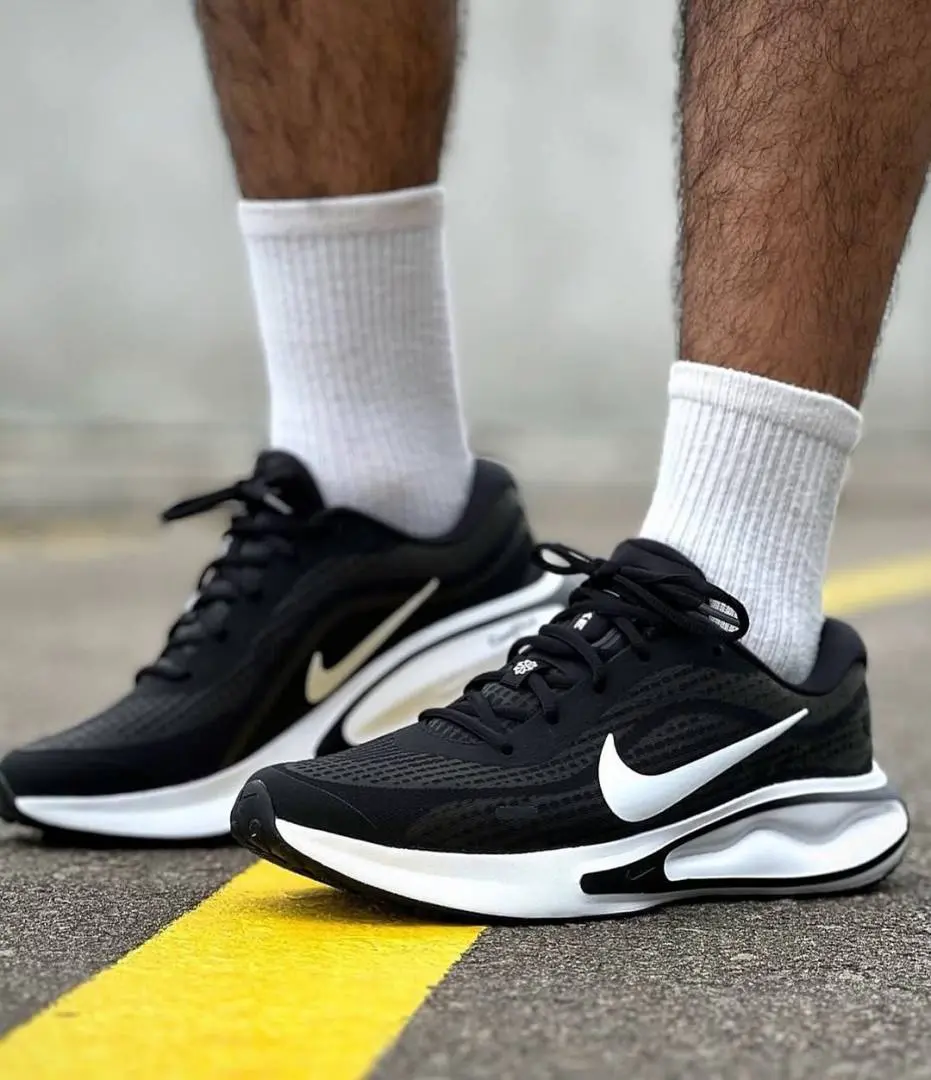 Nike Journey Run White Black 1850 - Image 3