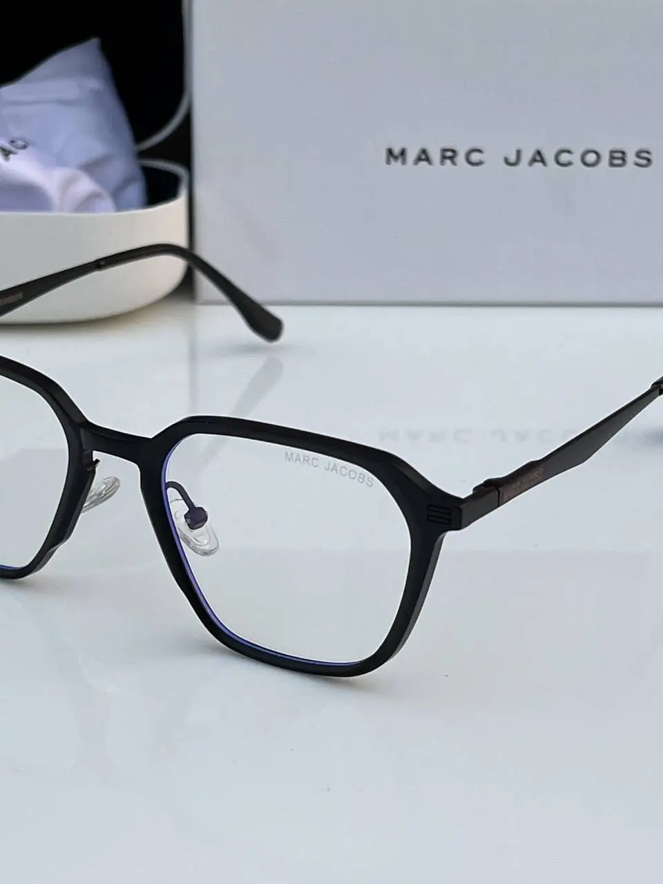 Marc jacobs 502 black plano - Image 2