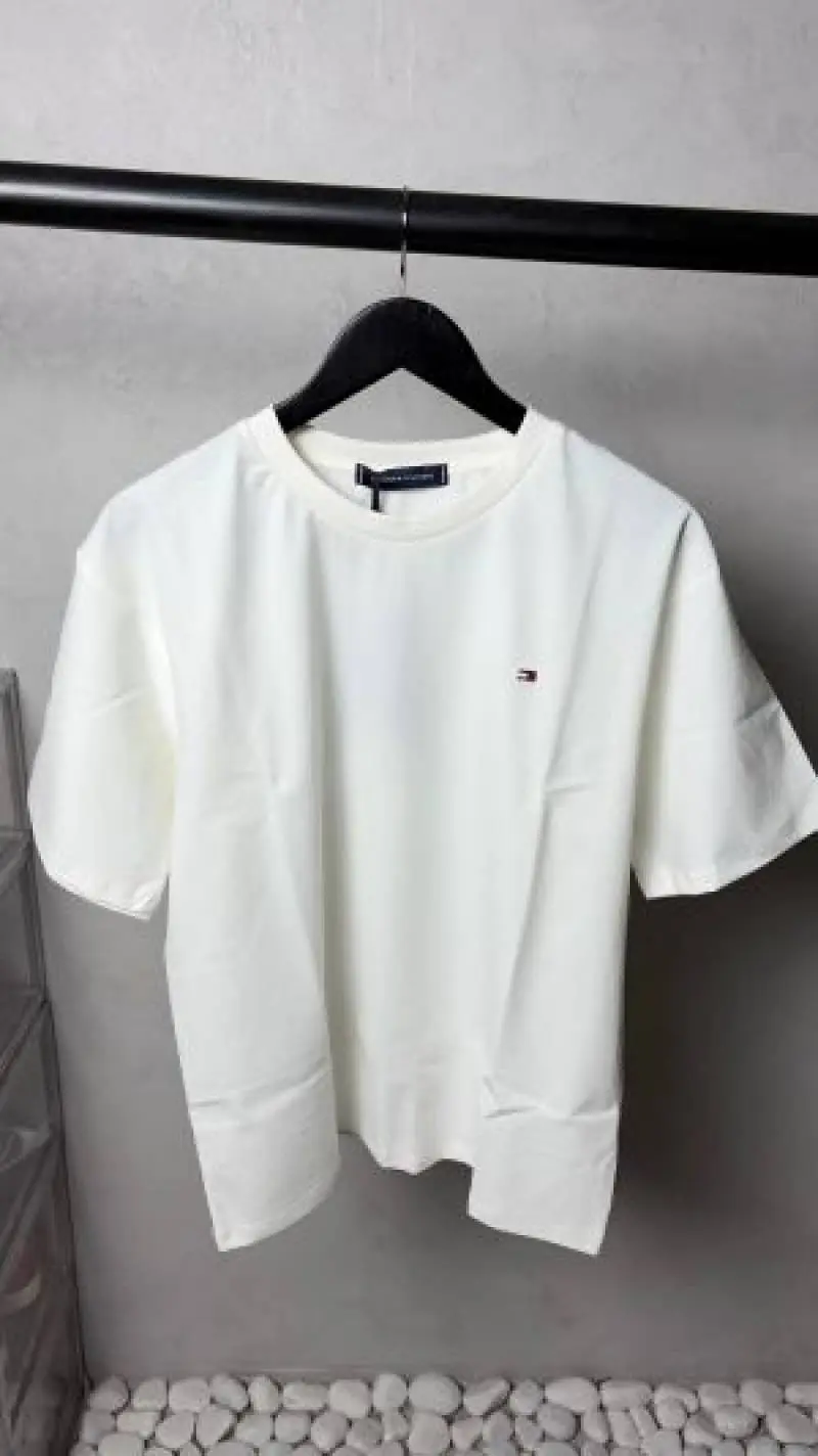 Tommy Hilfige r Premium Round Neck T-Shirt with OG Box Packaging 1575 Sale VS1000 - Image 3