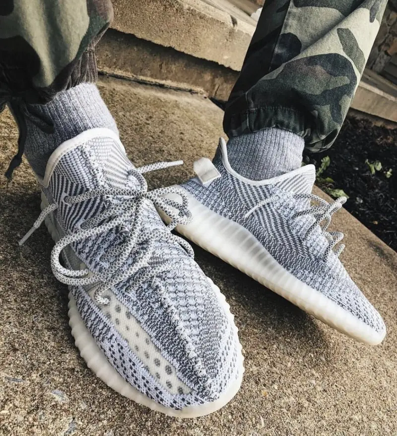 Adidas yeezy boost 350 v2 static SEMI UA With All Accesories - Image 5