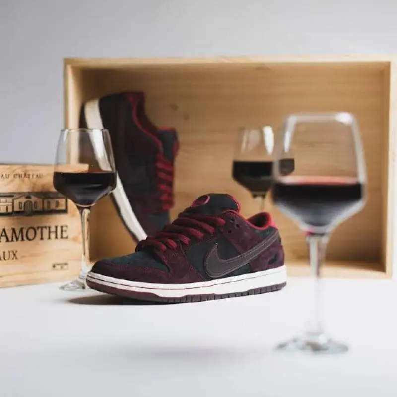 Nike riot skateshop x dunk pro sb qs low mahogany dark beetroot