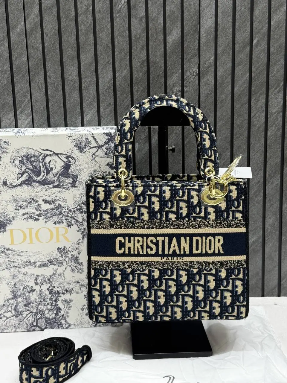 Dior Lady Dlite Blue 8825 Handbag With OriginalBox & DustCover - Image 4
