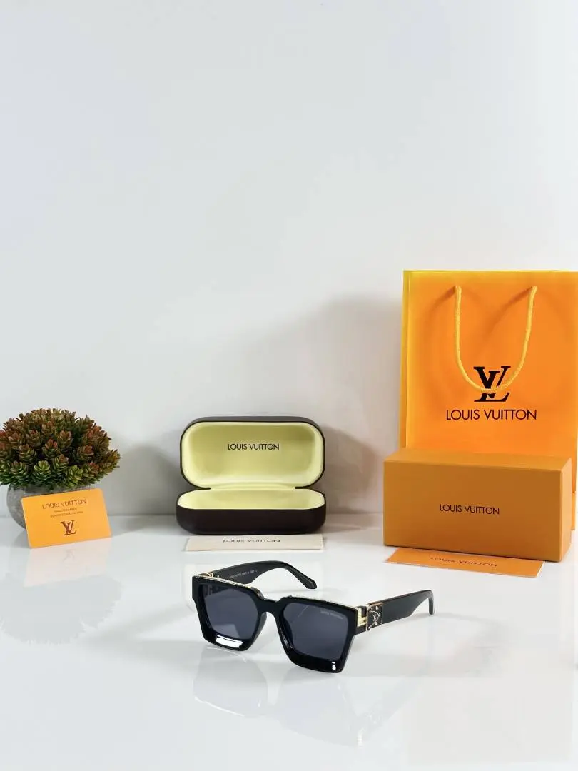 Louis Vuitton 96006 Gold Black