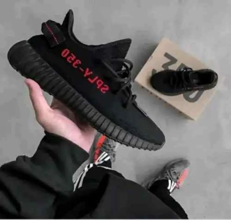 Adidas Yeezy Boost 350 Bred Semi Ua