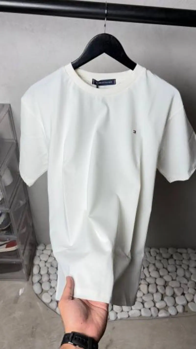 Tommy Hilfige r Premium Round Neck T-Shirt with OG Box Packaging 1575 Sale VS1000 - Image 2