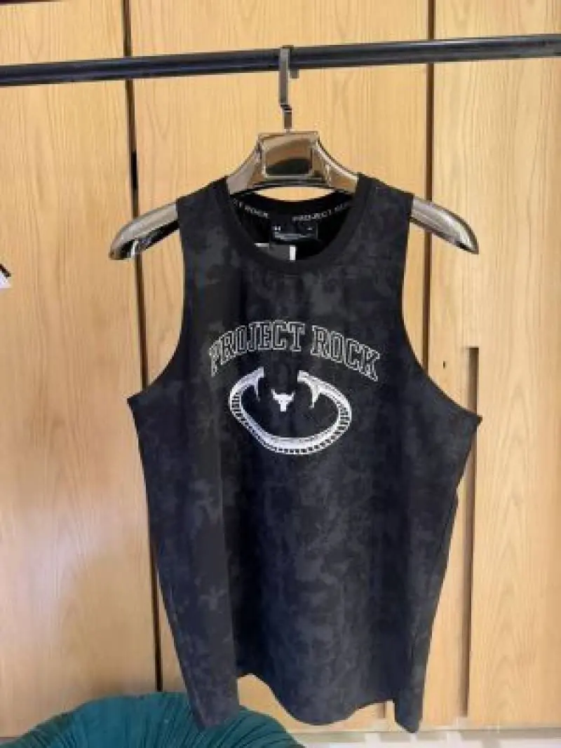Under ARMUR IMPORTED STORE ARTICLE SLEEVELESS TANKS