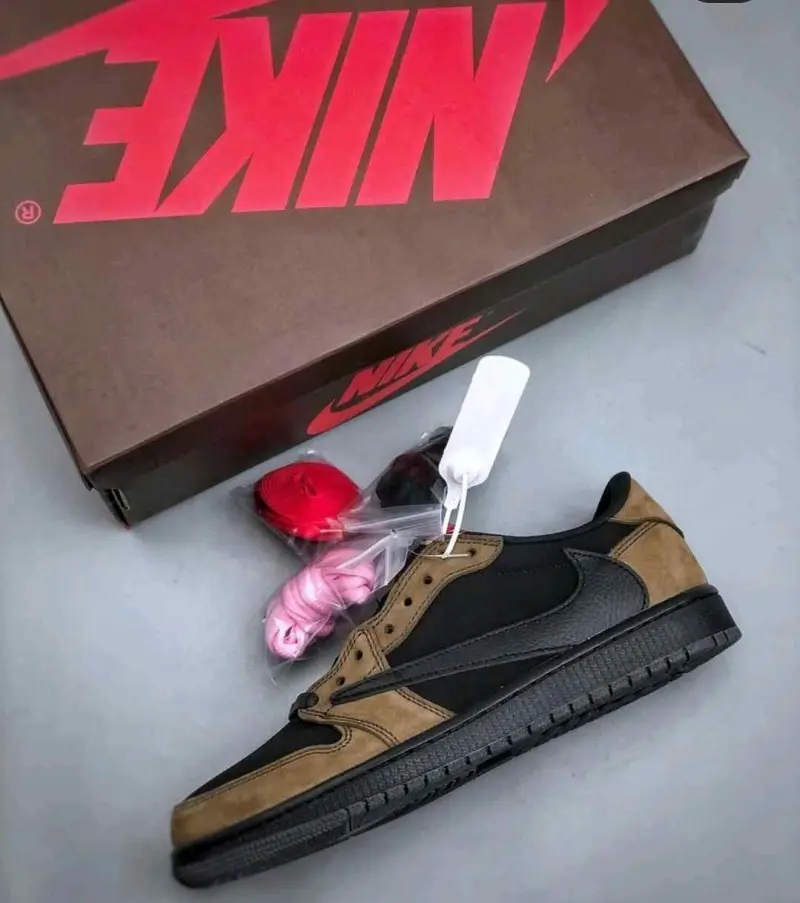 Travis Scott x Air Jordan 1 Low OG Velvet Brown - Image 3