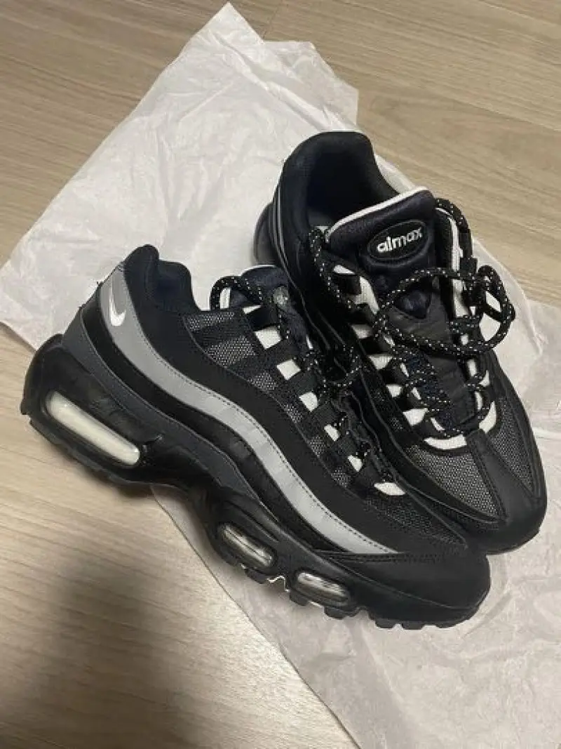 Nike AIRMAX 95 ESSENTIAL BLACK SMOKE GREY - Image 2