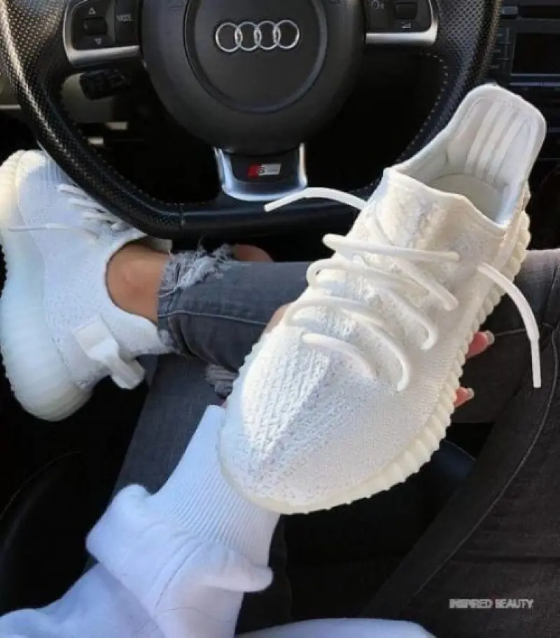 Adidas Yeezy Boost 350 V2 Oreo SEMI UA With All Accesories - Image 3