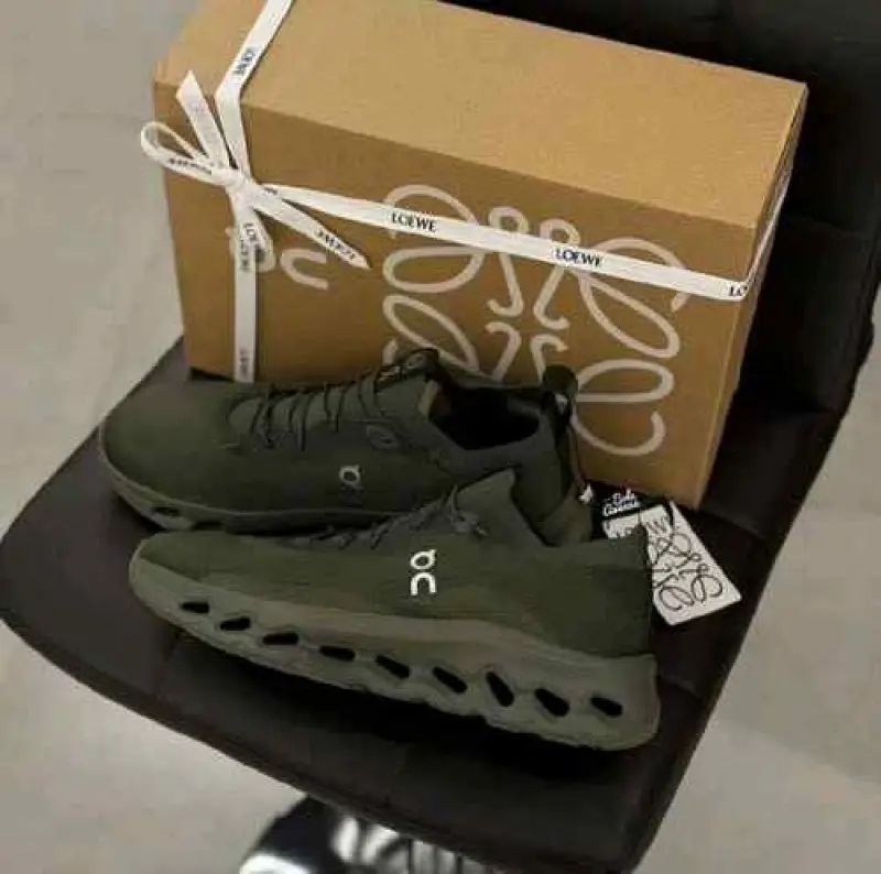 LOEWEE x ON Cloudtilt 2 Olive Green - Image 3